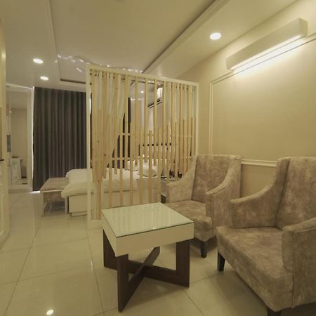 Myst Luxury Stays Zirakpur ภายนอก รูปภาพ