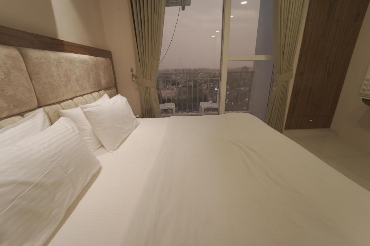 Myst Luxury Stays Zirakpur ภายนอก รูปภาพ