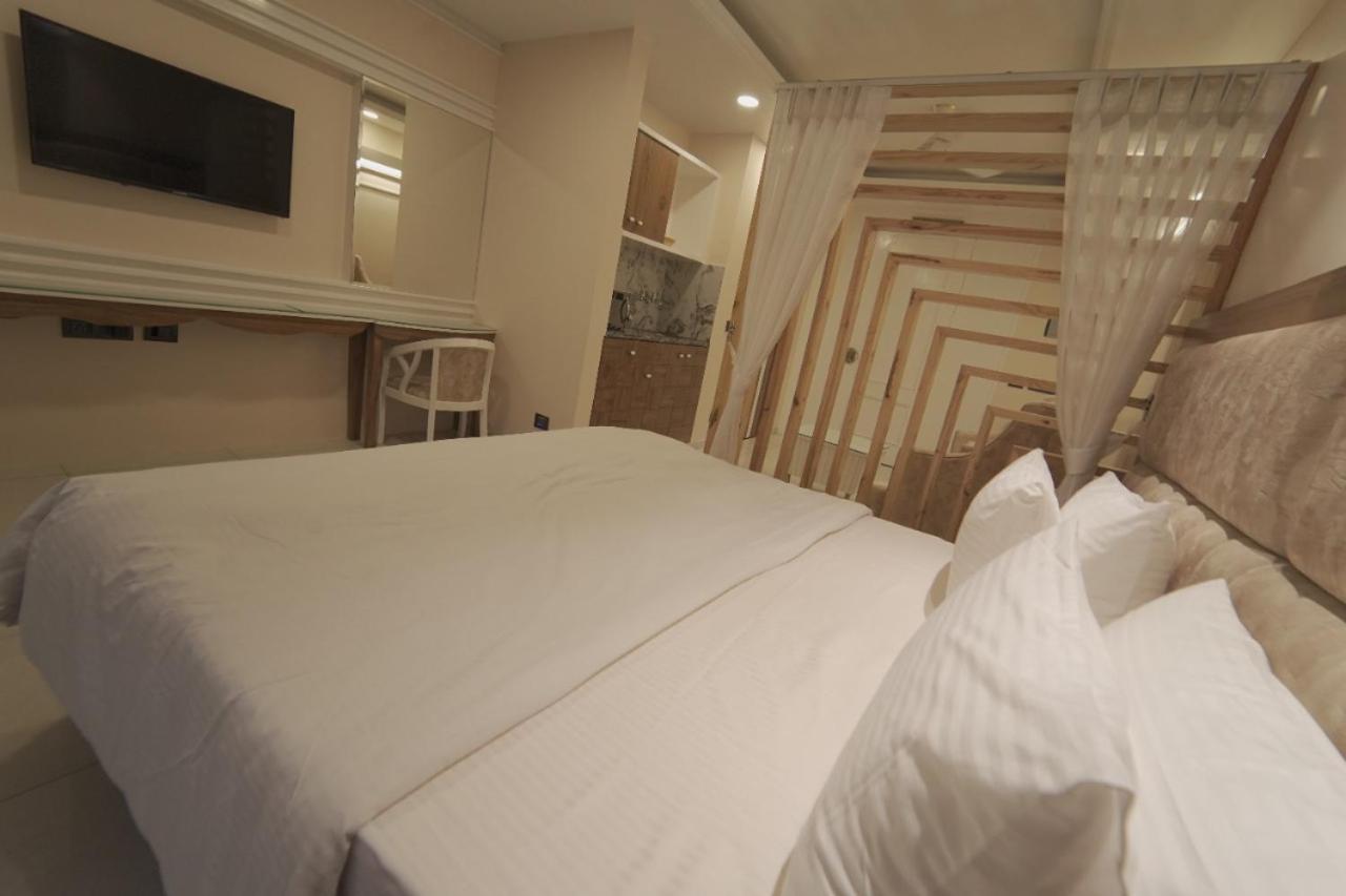 Myst Luxury Stays Zirakpur ภายนอก รูปภาพ