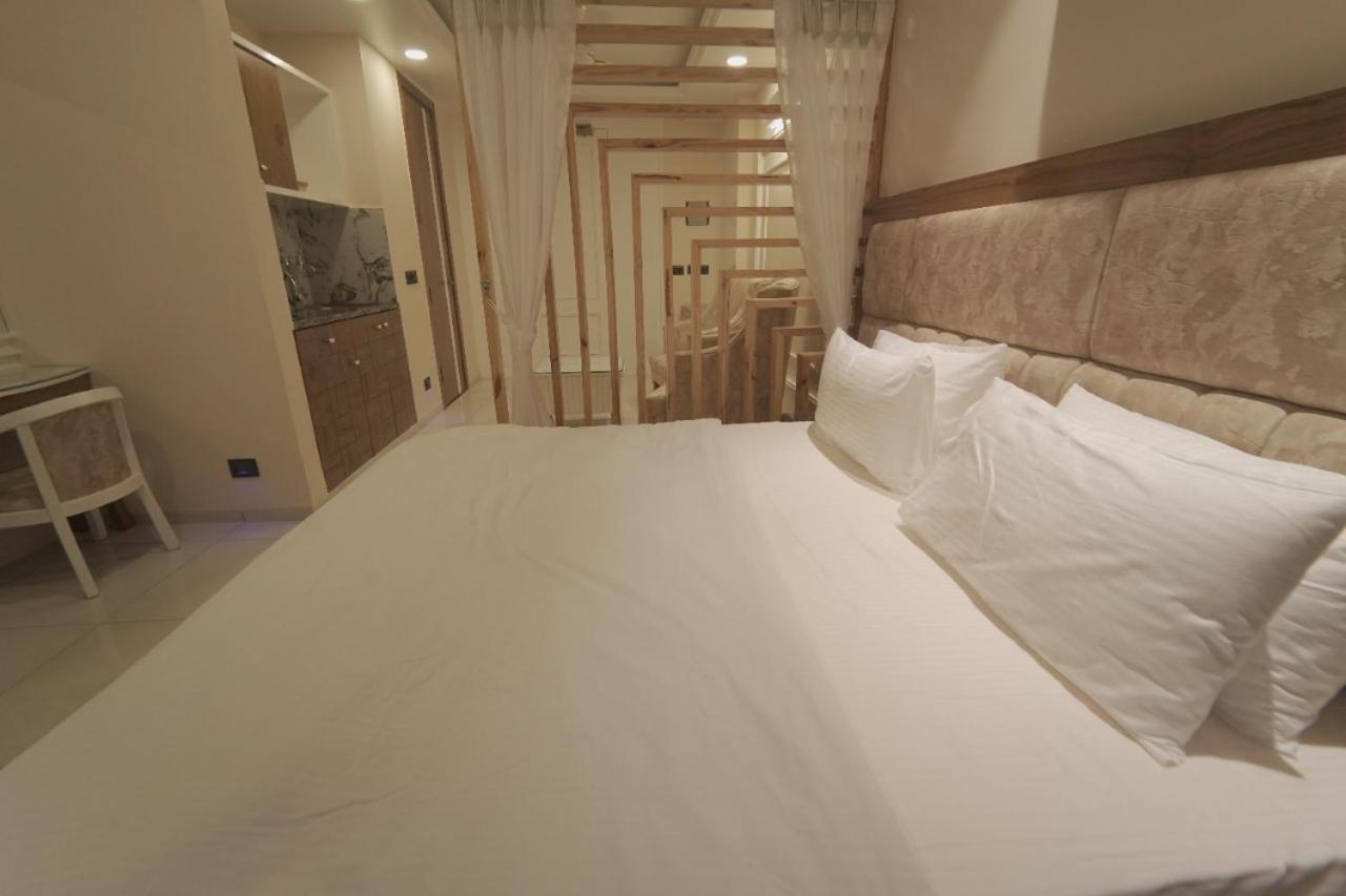 Myst Luxury Stays Zirakpur ภายนอก รูปภาพ