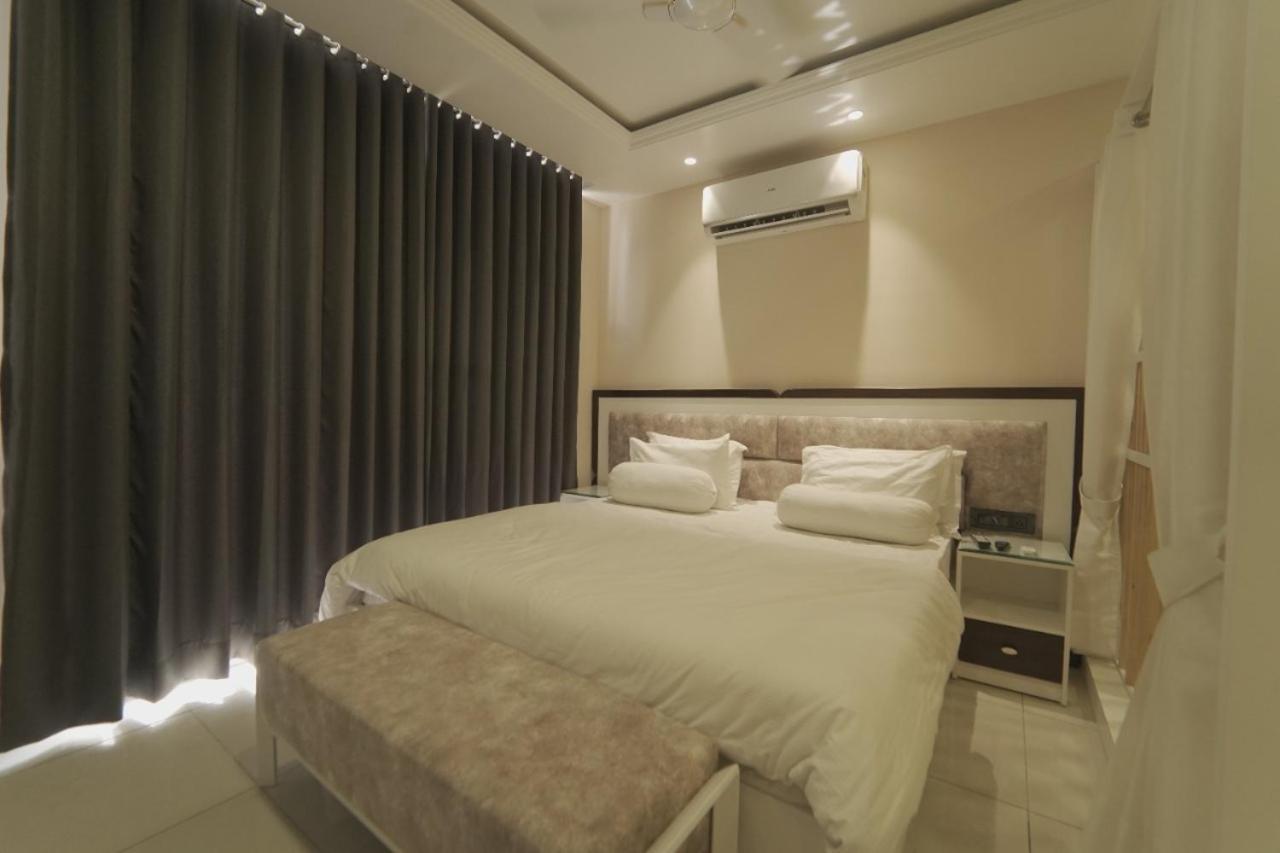Myst Luxury Stays Zirakpur ภายนอก รูปภาพ
