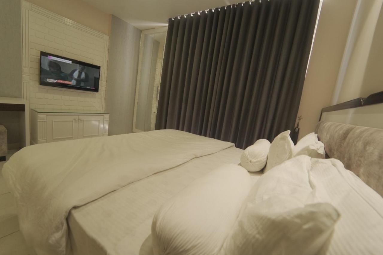 Myst Luxury Stays Zirakpur ภายนอก รูปภาพ