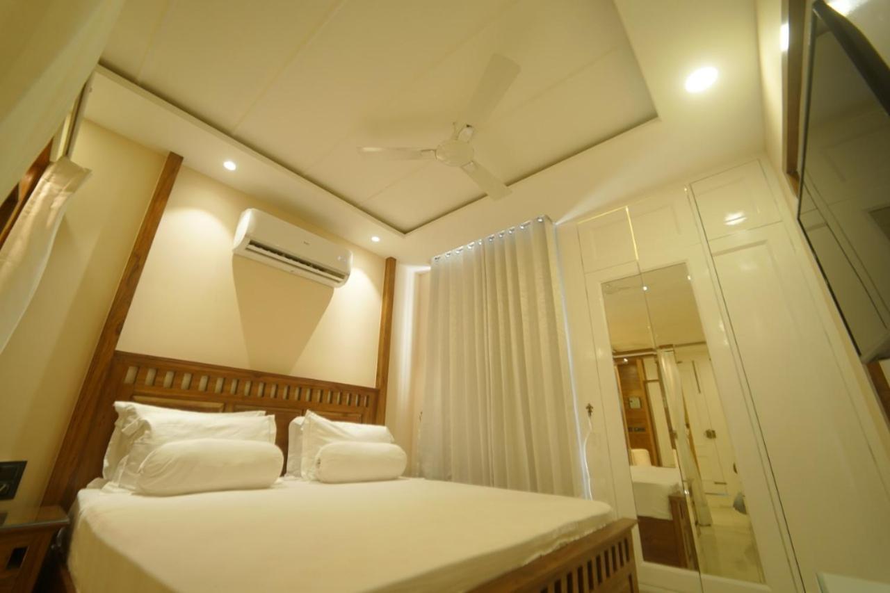 Myst Luxury Stays Zirakpur ภายนอก รูปภาพ