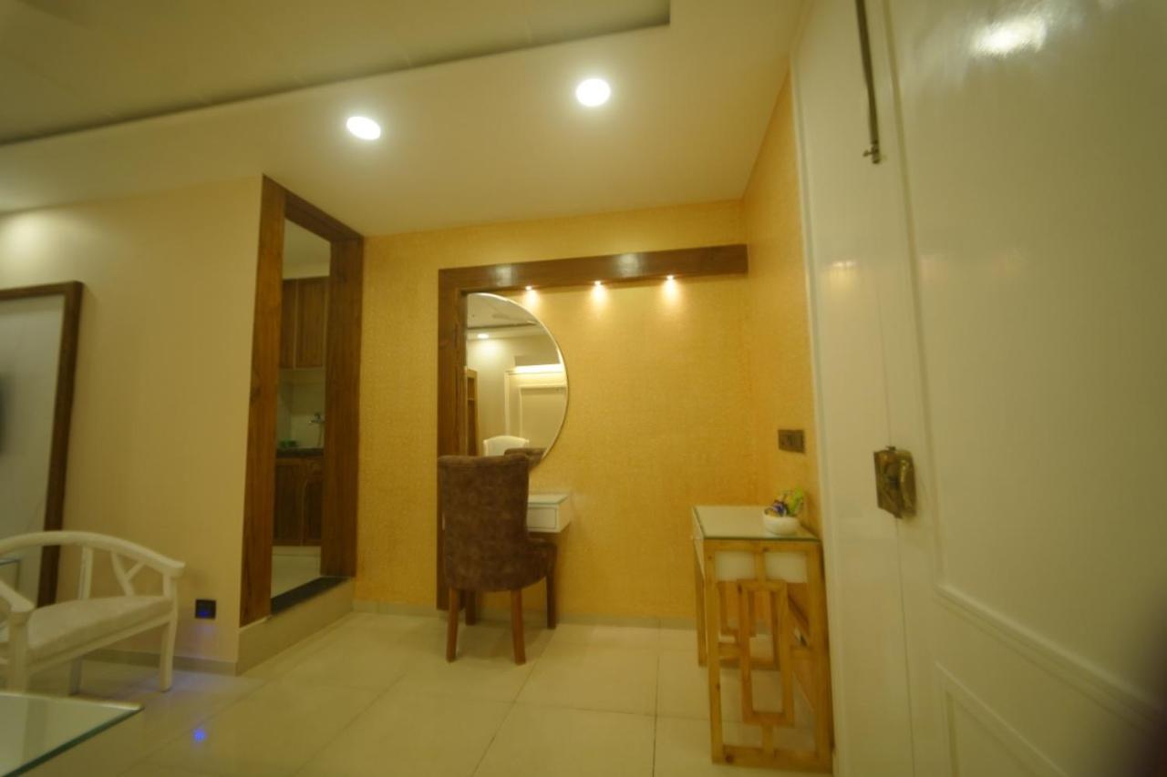Myst Luxury Stays Zirakpur ภายนอก รูปภาพ